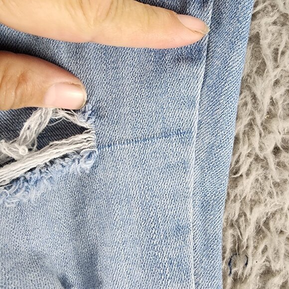 Levis Jeans Womens Size 18W 711 Medium Wash Stretch High Rise Skinny *GUC* - Picture 9 of 14